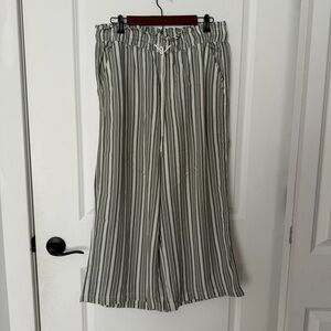 LOFT wide leg pants Sz L olive/white